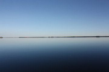 Fototapeta na wymiar Calm water Reflection