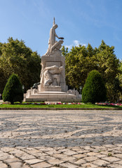 Fototapeta na wymiar Monument to the Fallen in the Great War in Lisboa with decorative pavement or sidewalk