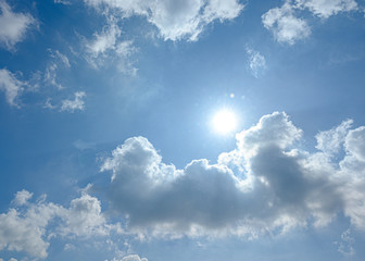 Obraz premium Blue sky and White cloud. clear blue sky with plain white cloud