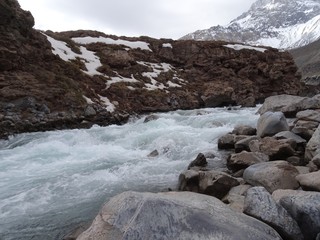 The Yeso River is a natural watercourse that forms of the thaws and then flows into the Maipo River, Chile