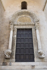 Fototapeta na wymiar Kościół na starym miescie w Bari, Włochy
