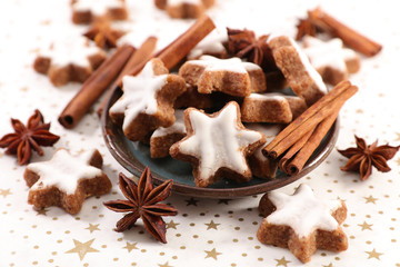 Obraz na płótnie Canvas gingerbread cookie with spices- winter, christmas concept decoration