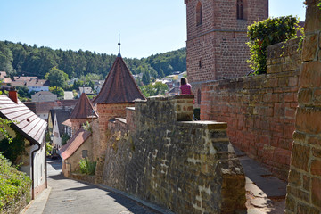 an der wehrkirche in dörrenbach