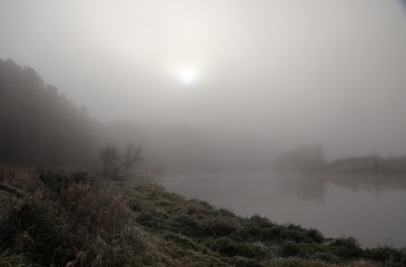 Fototapeta na wymiar mist sunrise over river