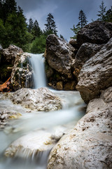 Fototapeta na wymiar Wasserfall im Tschamintal