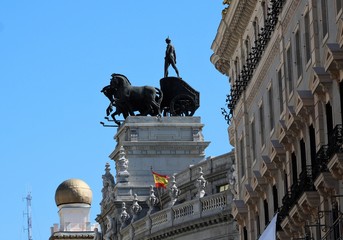 Cuadriga en lo alto de un edificio de Madrid