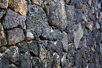 Muro de piedra volcánica en la isla de Lanzarote