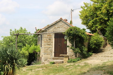 Sch&ouml;ne H&uuml;tte in der Natur