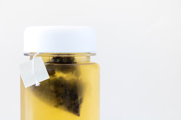 ティーバッグで水出ししているお茶