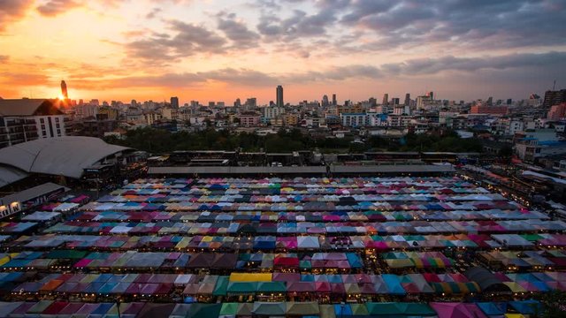 LD, Night market called train night market Ratchada at evening to night TL D2N bird eye view, people can enjoy many street food, located at back of Esplanade Ratchadapisek Department store, Bangkok, T