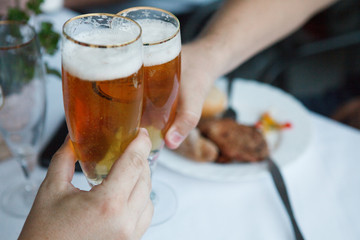 Toast mit Bier