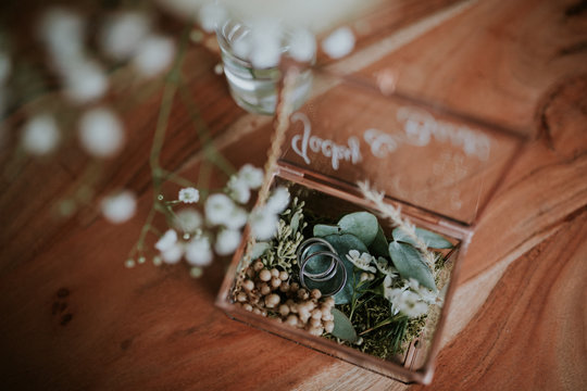 wedding rings in boho box