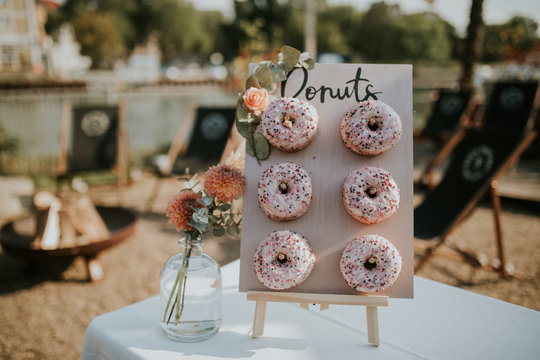 Donuts Candy Bar Boho wedding