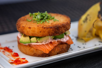 Hamburguesa de salmon