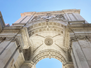 arch at praca do comercio, lisbon