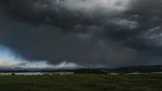 Timelapse de tormenta en campos