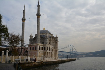 Fototapeta na wymiar Mosquée Ortakoy Istanbul Turquie