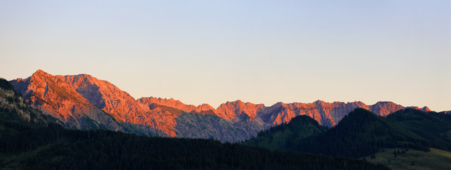 Hindelanger Klettersteig - Alpenglühen - Bergkette - Allgäu - Panorama