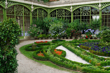Teil vom Garten vor der Orangerie im Schweriner Schloss