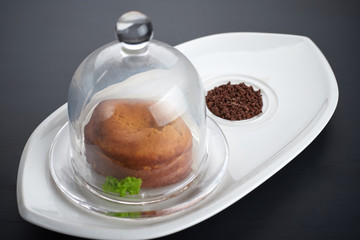 Caramel fondant on a white dish