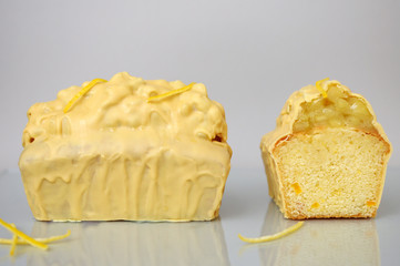 Lemon big cupcake with caramelized chocolate