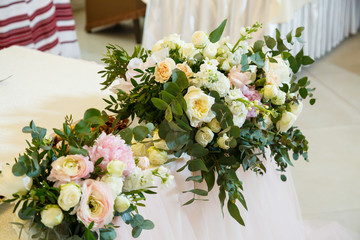 wedding decorations on the wedding day for the newlyweds