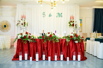 wedding decorations on the wedding day for the newlyweds