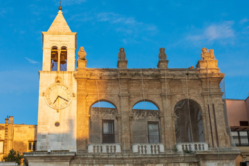 Obraz premium Italy, Apulia, Metropolitan City of Bari, Bari. Pallazzo Del Sedile with clock tower.