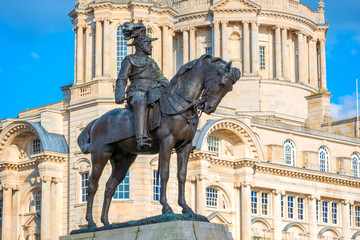 Obraz premium Monument of King Edward VII by the Merseyside in Liverpool, UK