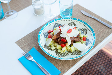 piatto estivo di carne