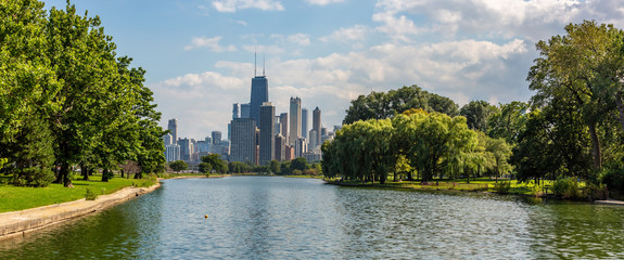 Panoramic view of Lincoln Park and the Chicago skyline.