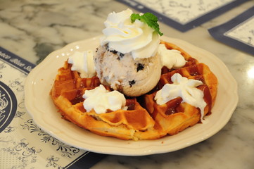 Waffle and cookie&cream icecream, Dessert