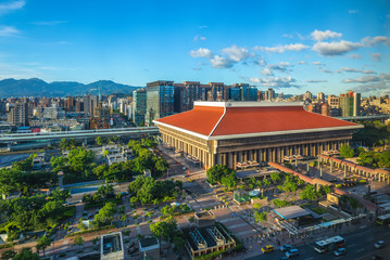 Obraz premium aerial view of taipei main station, taiwan