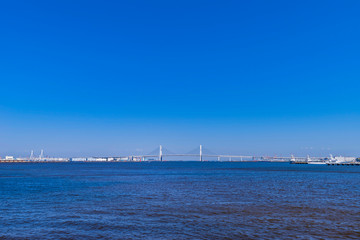 Naklejka premium 横浜 臨港パークと横浜港の風景