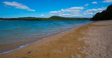 wundersch&ouml;ner Lac Chalain im Franche Comt&eacute; in Frankreich