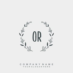 letter O surrounded by beautiful and elegant flowers and leaves. Wedding monogram logo template.