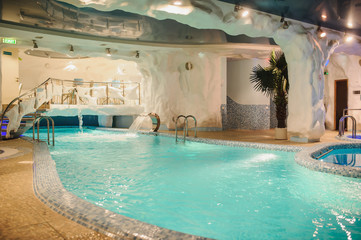 Obraz na płótnie Canvas the interior of the aquazone in a spa salon, swimming pools