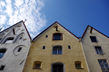 Fototapeta na wymiar façades dans la vieille ville de Tallinn, Estonie