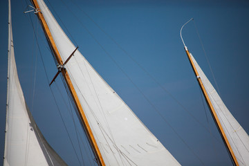 Takelage einer klassichen Segelyachtr