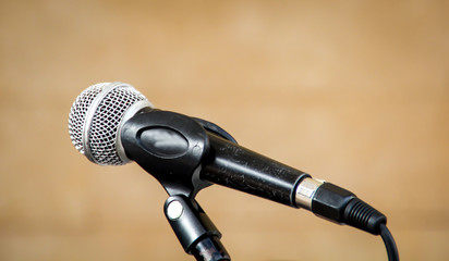 Mikrofon ist bereit für den Einsatz, das Konzert