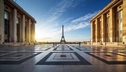 Fotobehang Vroege ochtendmening van de Toren van Eiffel, Parijs, Frankrijk © Iakov Kalinin