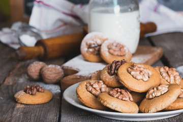 gingerbread cookies with nuts