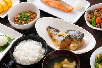 Fototapeta na wymiar 日本の食卓