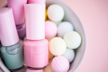 パステルカラーのマニキュア