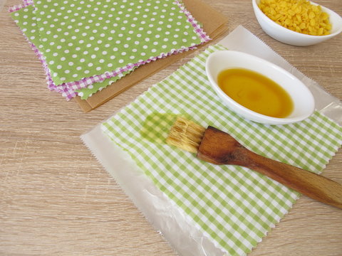 Making of ecological plastic-free beeswax cotton wraps as a alternative to plastic bags