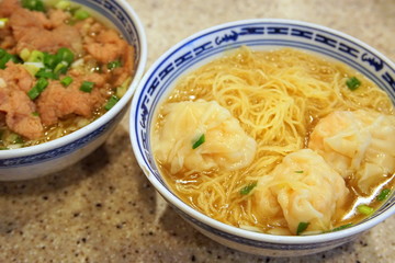 海老ワンタン麺
