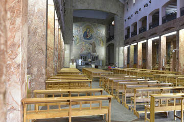 Interno della chiesa di San Giovanni Rotondo