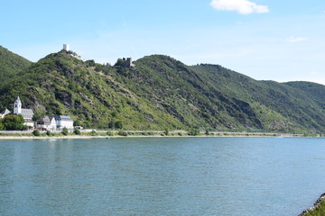 Blick über den Rhein nach Kamp-Bornhofen