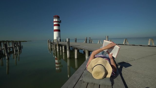 Lesen am Leuchtturm