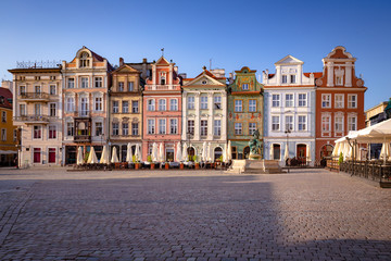 Fototapeta na wymiar Poznan. Traditional tenements at the Old Town Square